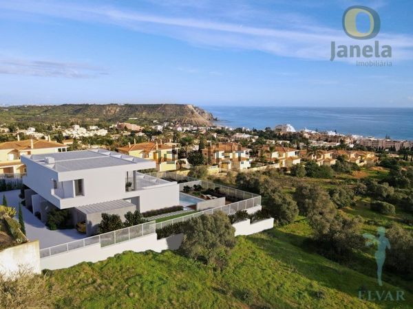 Detached house in Praia da Luz, Luz — image 3