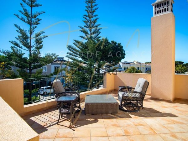 3-bedroom freehold villa in Loulé/Vilamoura — photo 3 of 5