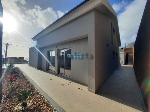 4-bedroom freehold villa in Calheta — photo 3 of 5