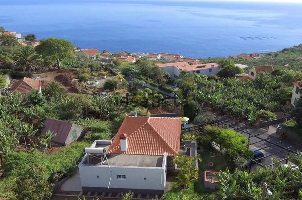 4-bedroom freehold villa in Calheta — photo 4 of 5