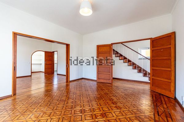 4-bedroom freehold villa in Cascais/Estoril — photo 1 of 5