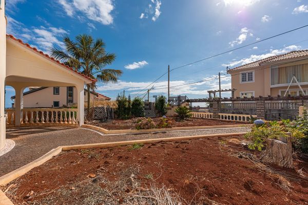 Detached house in Caminho do Lombo da Piedade, Canhas — image 3
