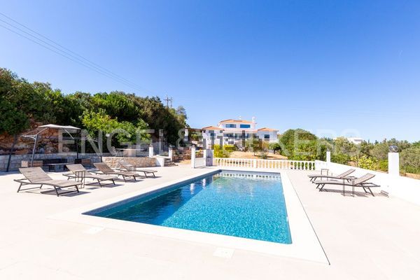 5-bedroom freehold villa in Olhão — photo 1 of 5