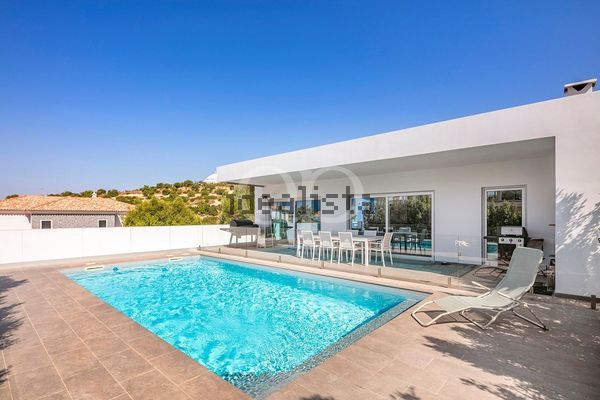 3-bedroom freehold villa in Loulé/Vilamoura — photo 1 of 5