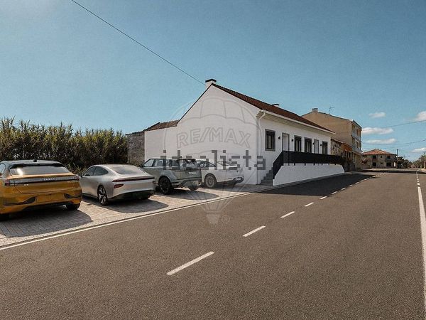 2-bedroom freehold villa in Alcobaça/São Martinho do Porto — photo 3 of 5