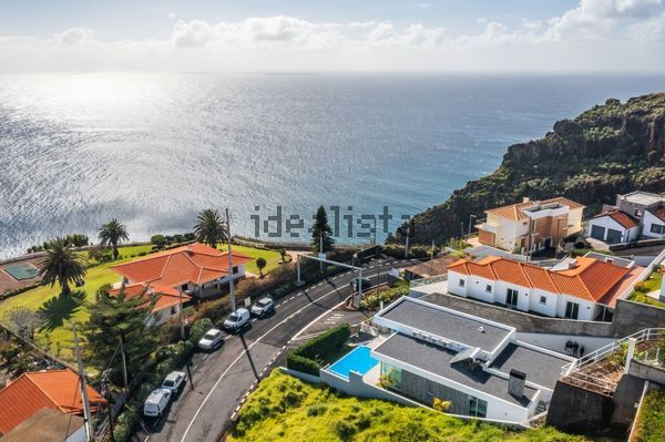 3-bedroom freehold villa in Calheta — photo 3 of 5