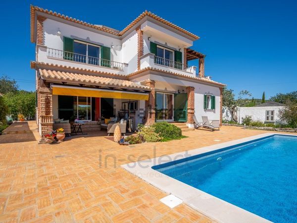 3-bedroom freehold villa in Loulé/Vilamoura — photo 1 of 5