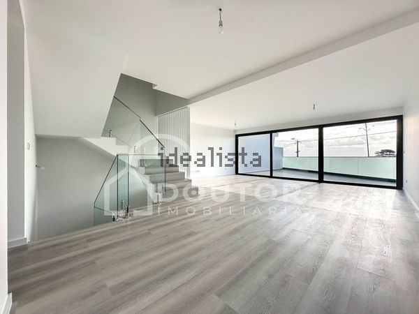 Semi-detached house in Caminho Doutor William Edward Clode Nn, Santo António — image 4