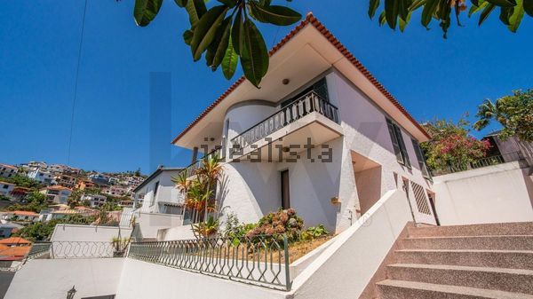 Detached house in Monte