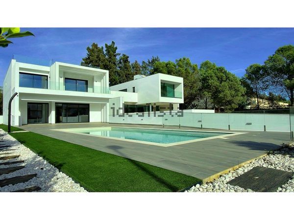 3-bedroom freehold villa in Loulé/Vilamoura — photo 1 of 5