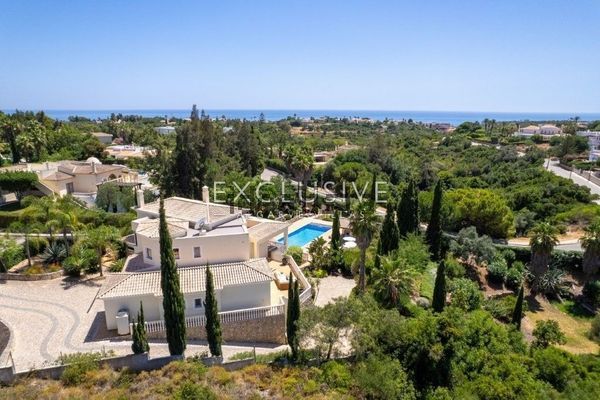 4-bedroom freehold villa in Lagoa/Carvoeiro — photo 2 of 5