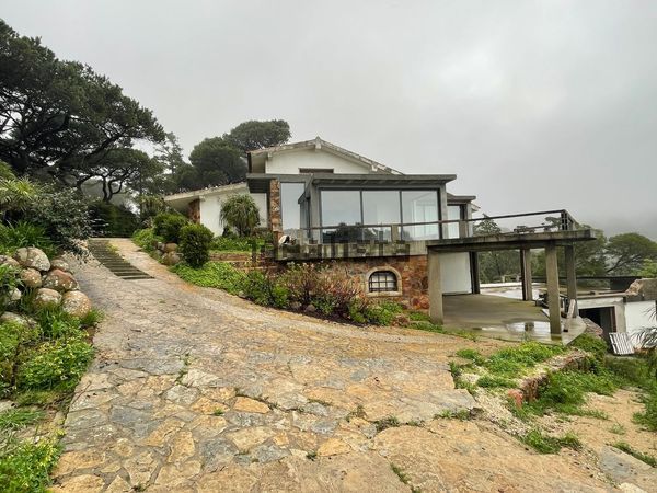4-bedroom freehold villa in Sintra/Colares — photo 3 of 5