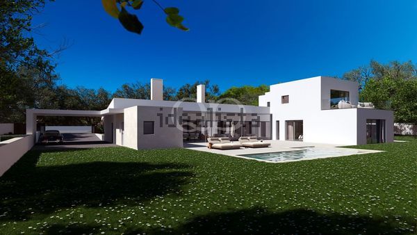 4-bedroom freehold villa in Loulé/Vilamoura — photo 1 of 5