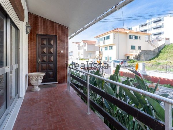 3-bedroom freehold villa in Nazaré — photo 4 of 5