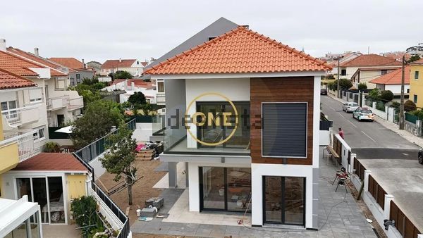 3-bedroom freehold villa in Sintra/Colares — photo 1 of 5