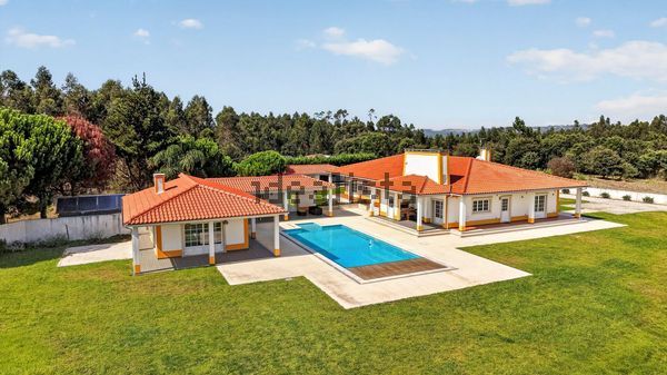 Detached house in Rua do Sobreiro, Salir de Matos — image 5