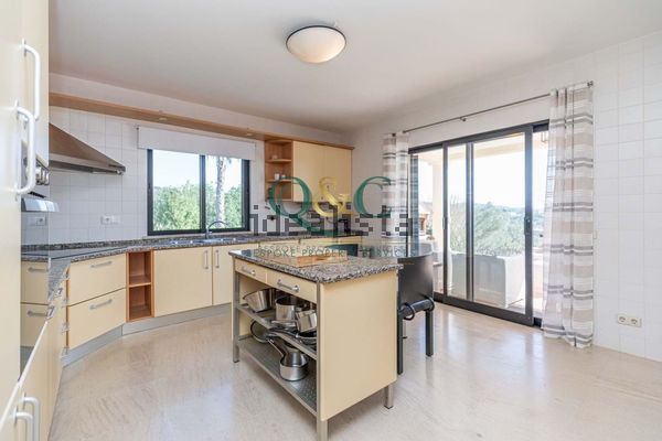 4-bedroom freehold villa in Loulé/Vilamoura — photo 3 of 5