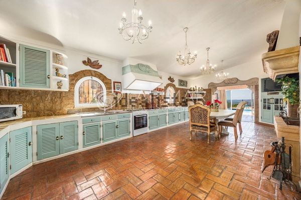 5-bedroom freehold villa in Faro — photo 4 of 5