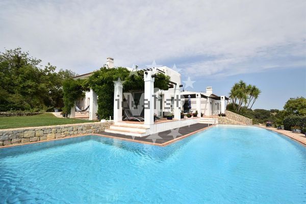 4-bedroom freehold villa in Loulé/Vilamoura — photo 1 of 5