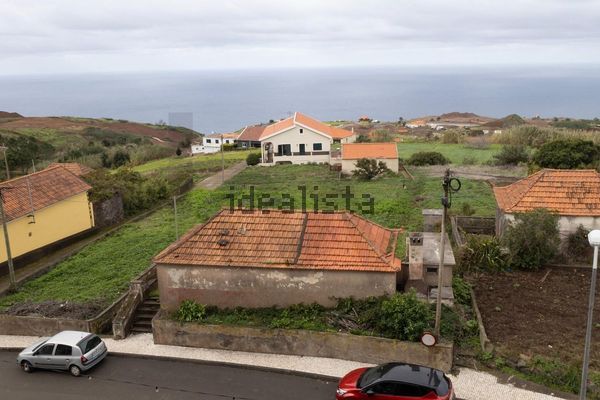 3-bedroom freehold villa in Calheta — photo 1 of 5