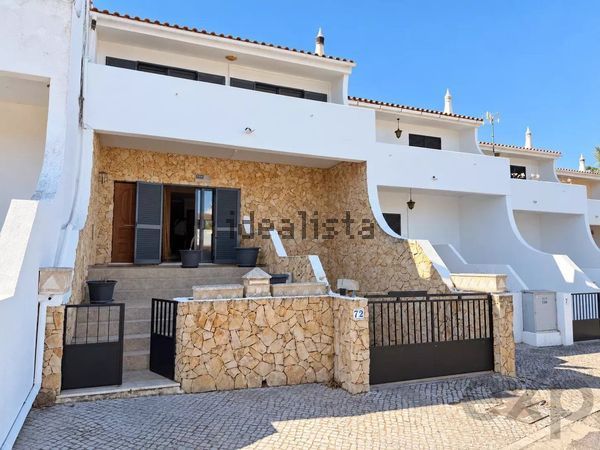 3-bedroom freehold villa in Faro — photo 1 of 5