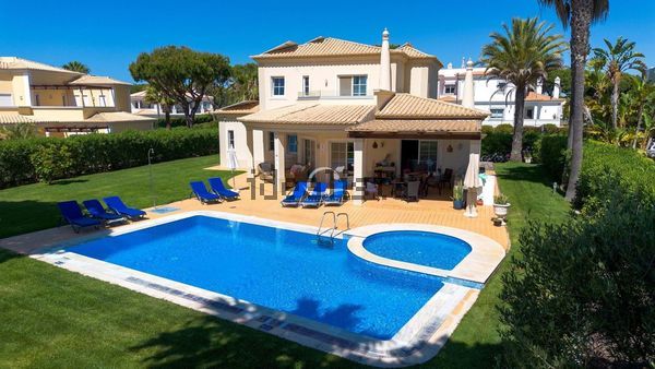 4-bedroom freehold villa in Loulé/Vilamoura — photo 3 of 5