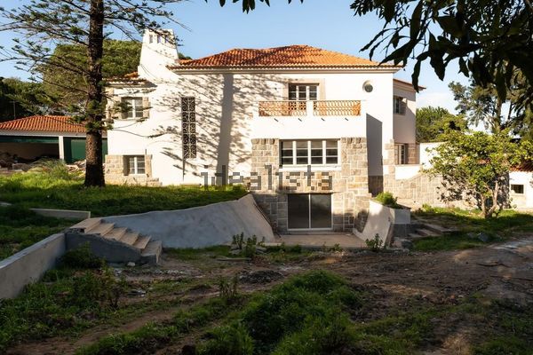 5-bedroom freehold villa in Cascais/Estoril — photo 1 of 5