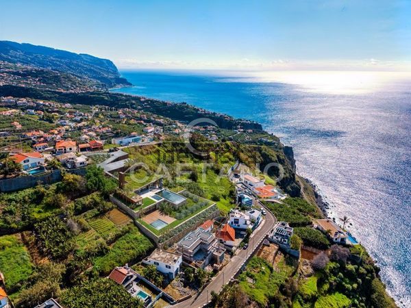 4-bedroom freehold villa in Ponta do Sol — photo 2 of 5