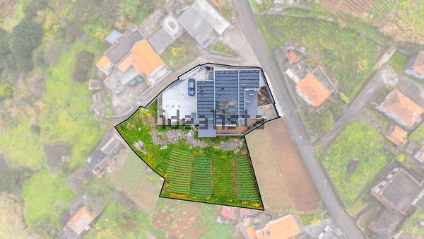 3-bedroom freehold villa in Calheta — photo 3 of 5