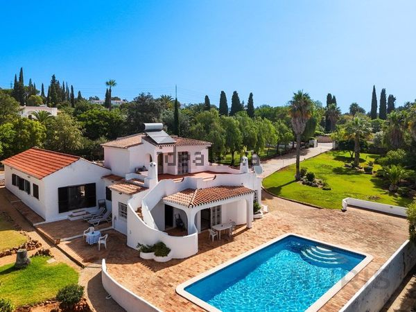 3-bedroom freehold villa in Portimão — photo 4 of 5