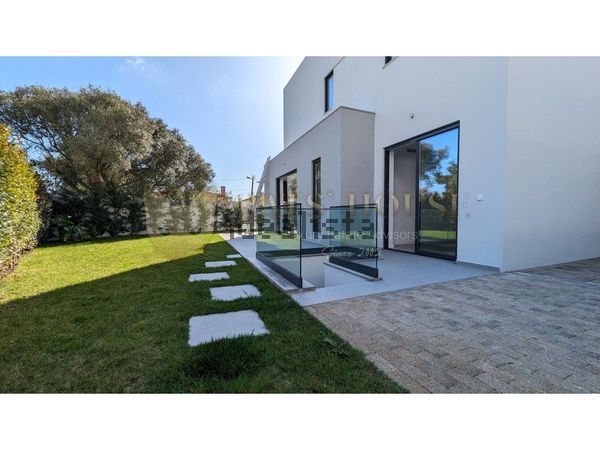 5-bedroom freehold villa in Cascais/Estoril — photo 5 of 5