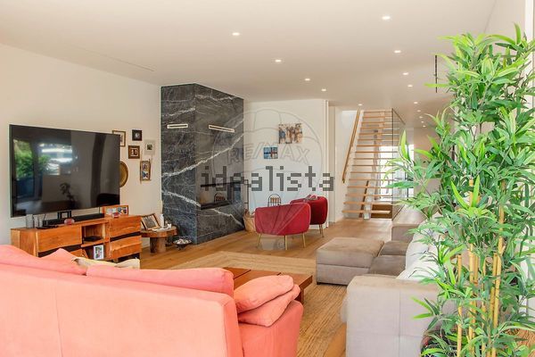 Detached house in Avenida das Olaias, Rinchoa, Rio de Mouro — image 3