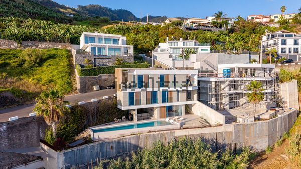 3-bedroom freehold villa in Calheta — photo 5 of 5