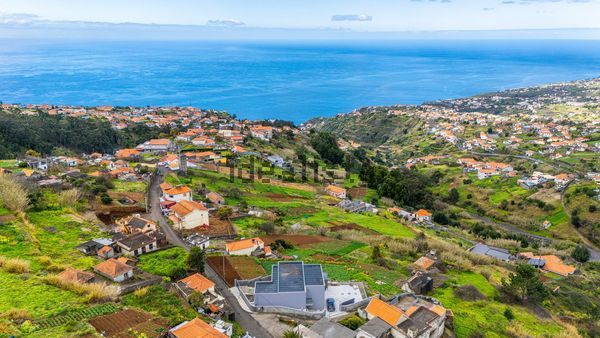 3-bedroom freehold villa in Calheta — photo 5 of 5