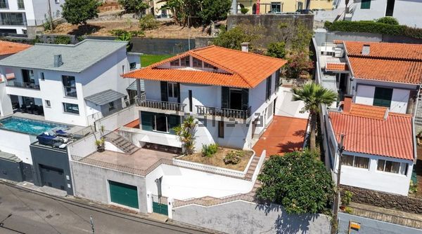 4-bedroom freehold villa in Funchal — photo 2 of 5