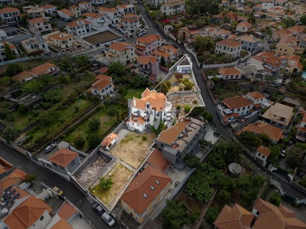 Detached house in Caminho do Palheiro, Santa Maria Maior — image 3