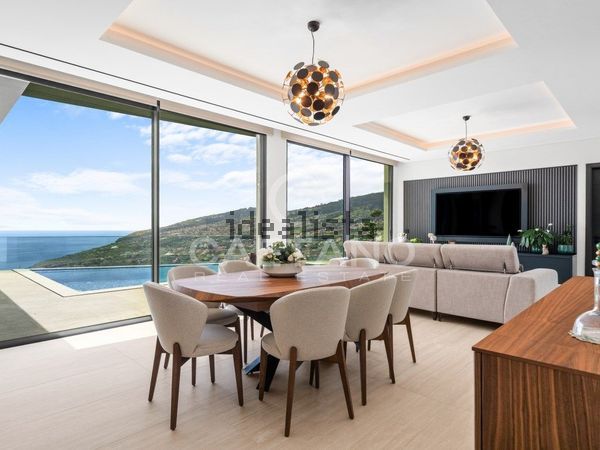 3-bedroom freehold villa in Calheta — photo 4 of 5