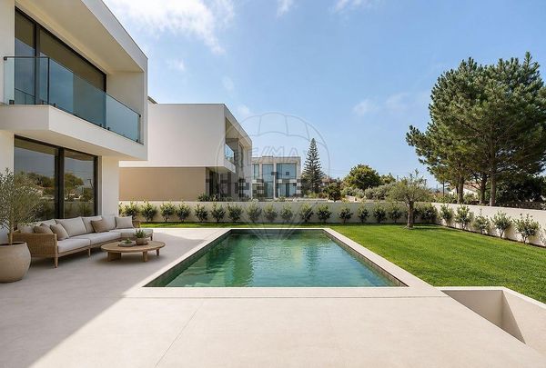 4-bedroom freehold villa in Sintra/Colares — photo 1 of 5