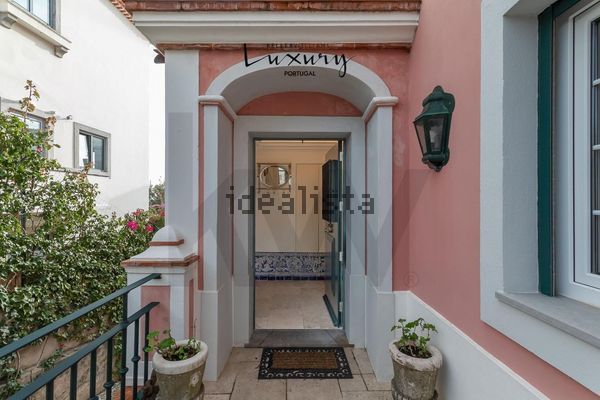 4-bedroom freehold villa in Cascais/Estoril — photo 4 of 5