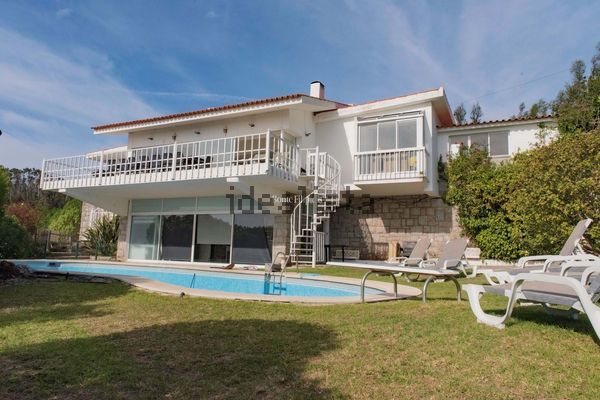 4-bedroom freehold villa in Cascais/Estoril — photo 2 of 5