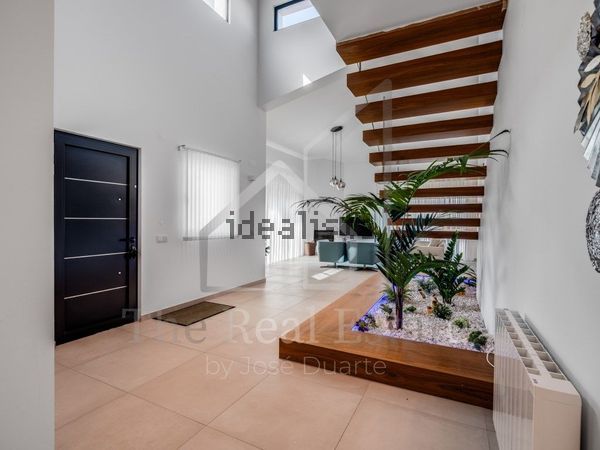 4-bedroom freehold villa in Portimão — photo 2 of 5