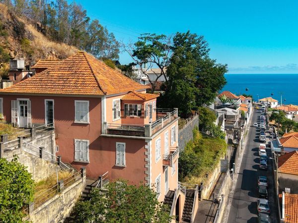 4-bedroom freehold villa in Funchal — photo 4 of 5