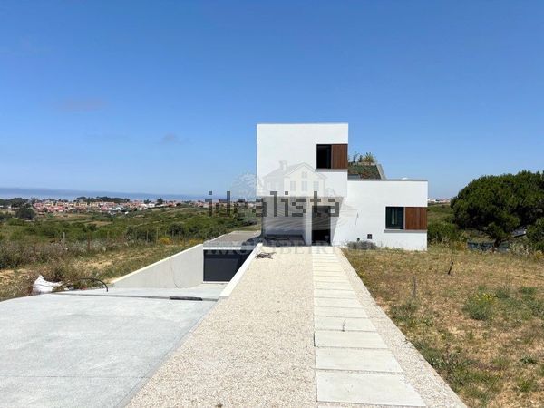 4-bedroom freehold villa in Sintra/Colares — photo 4 of 5