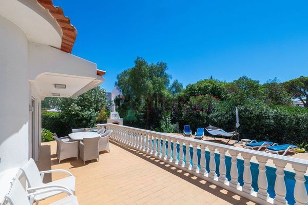 3-bedroom freehold villa in Loulé/Vilamoura — photo 2 of 5