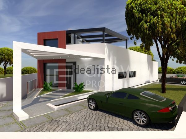 3-bedroom freehold villa in Loulé/Vilamoura — photo 2 of 5
