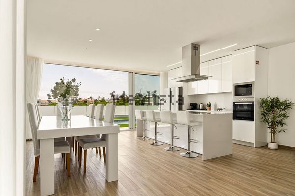 4-bedroom freehold villa in Alcobaça/São Martinho do Porto — photo 3 of 5