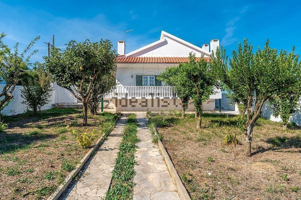 2-bedroom freehold villa in Sintra/Colares — photo 1 of 5