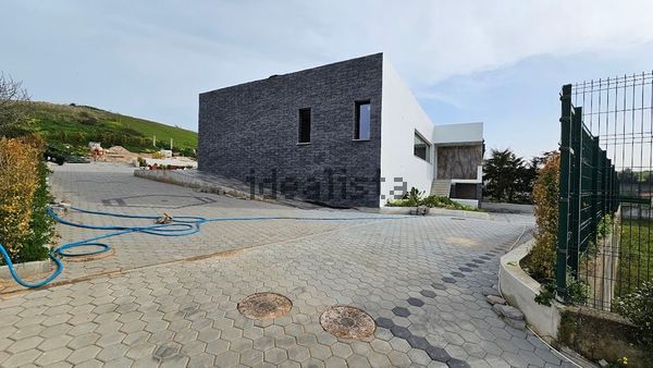 Detached house in Azueira e Sobral da Abelheira — image 3