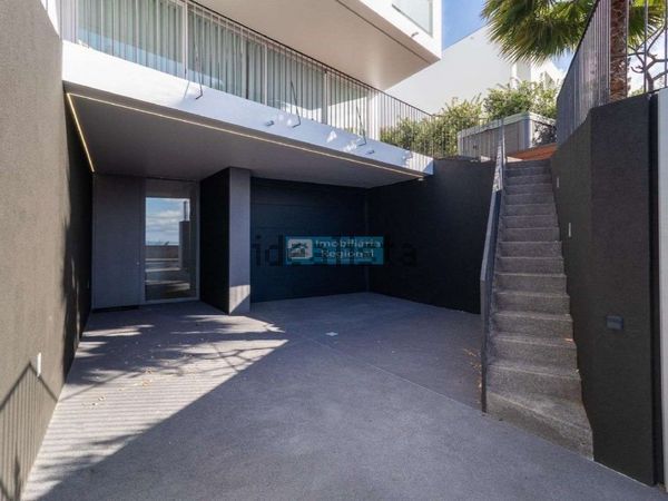 Detached house in Rua João Paulo II, Ajuda - Amparo - Piornais, São Martinho — image 4
