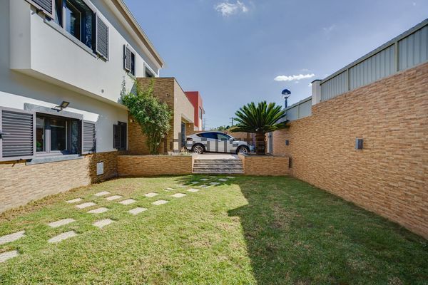 Detached house in Rua Vila de Belas, 12, Serra de Casal de Cambra - Serra da Silveira, Belas — image 4